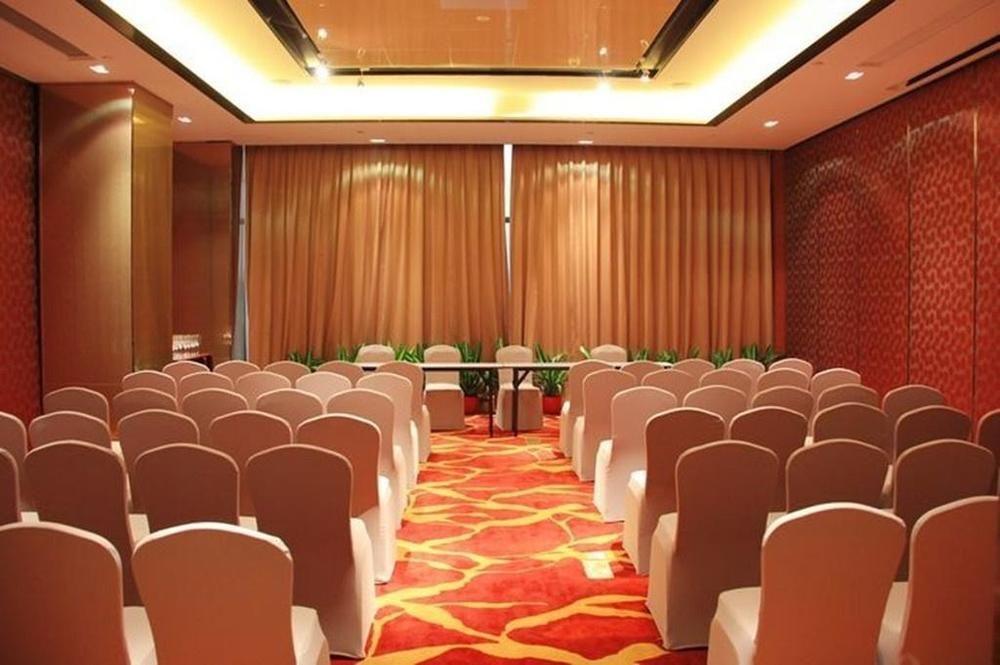 广州云凯酒店yunkai Hotel Have Free Shuttle Bus For The Complex Exterior photo